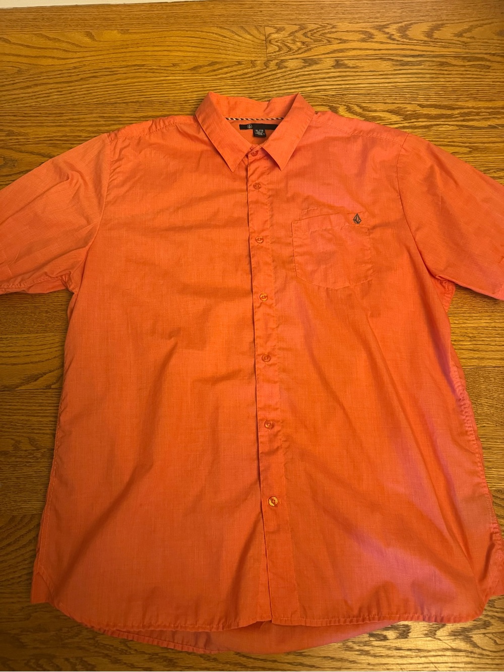 Men’s Volcom button down shirt